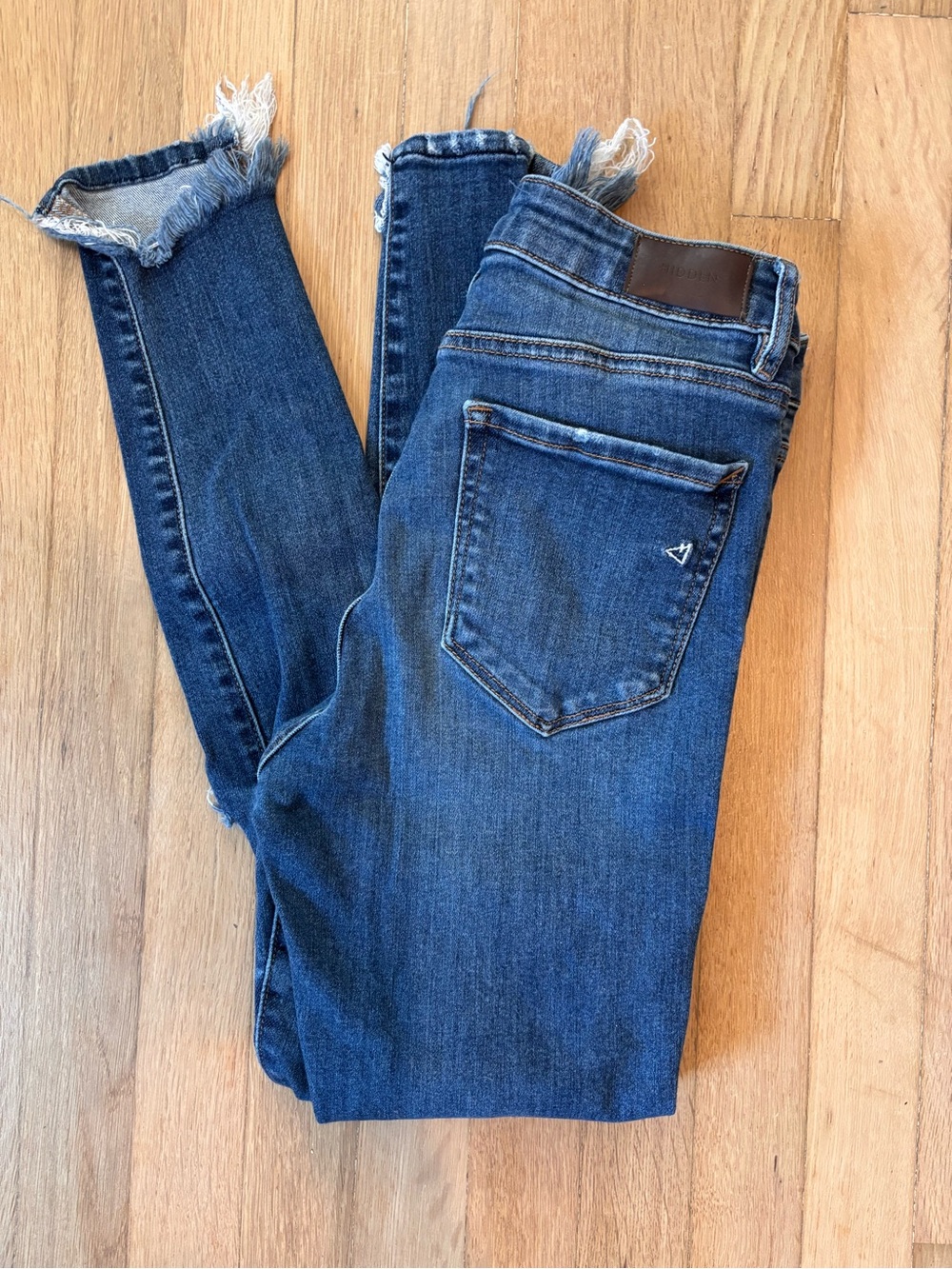 Hidden Jeans Size 26 Distressed Skinny Raw Hem Medium Wash Denim